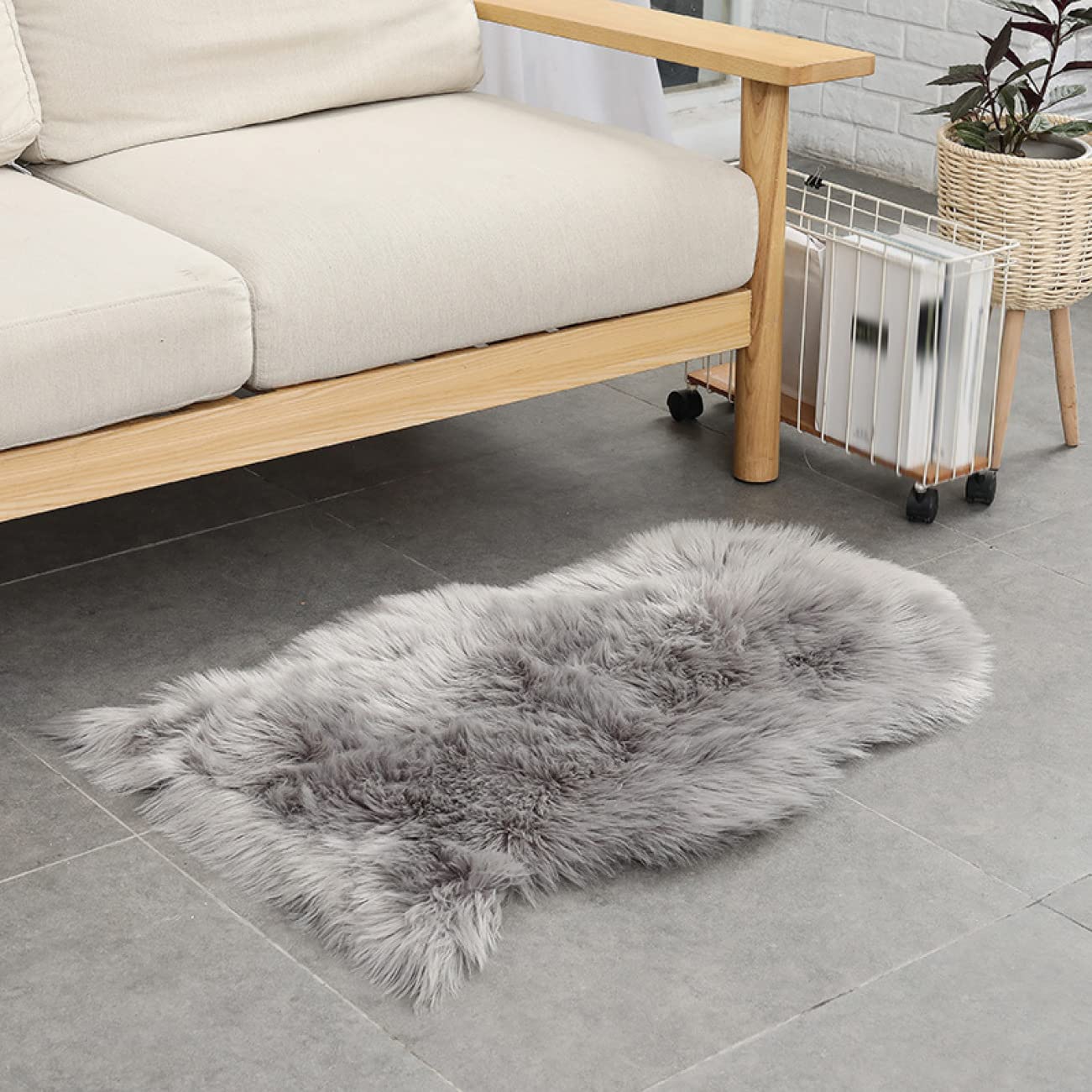 Amazon｜[ZS2L7] ムートンラグ 長毛ムートン ふわふわ 120*180cm